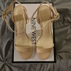 Nine West, Color: Nude, size 8M, Excellent Condition.